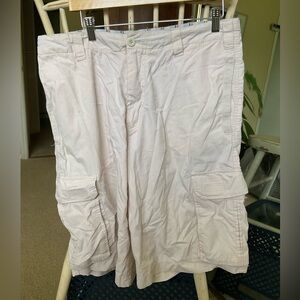 Men’s Khaki Cargo Shorts